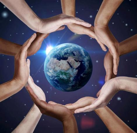 handsglobe2